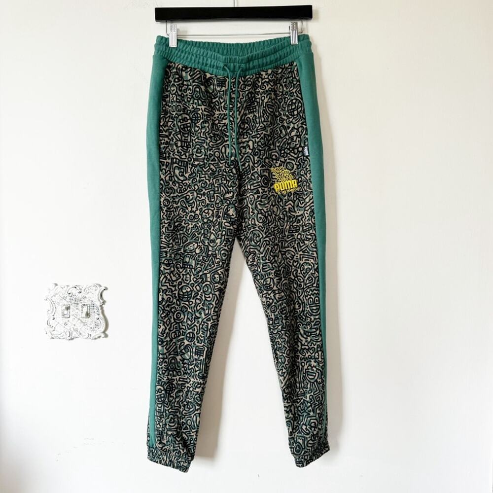 NWOT Puma x Mr Doodle AOP Joggers Sweatpants XS Green Camo